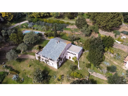 villa 165 m2 - terrain de 4500 m2 - piscine - san gaetano (s