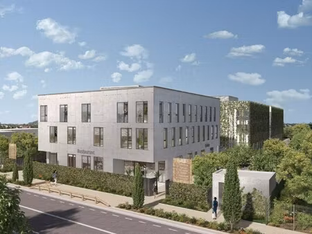 location local professionnel 6 109m²