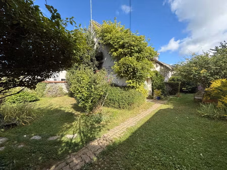 maison briarde à rénover pleine de charme.