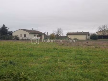 terrain de 1 224 m² à saint-medard-de-guizieres