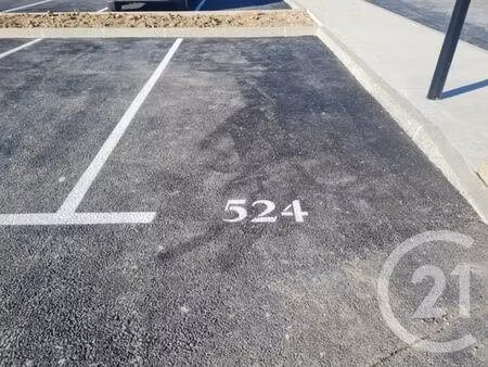 location parking velaux 13880