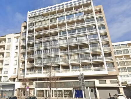 location local professionnel 2 787m² toulon 83000