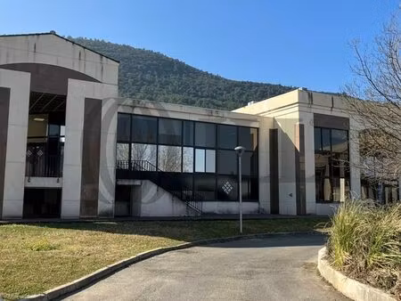 location local professionnel 522m² gemenos 13420