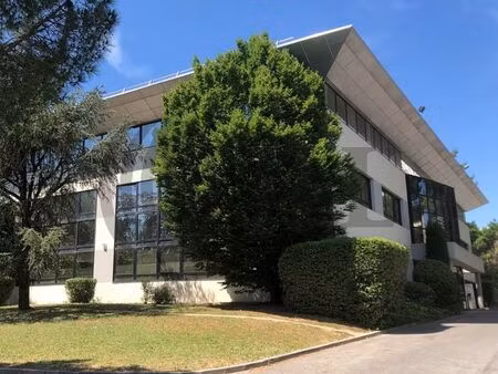 location local professionnel 237m² marseille 13ème