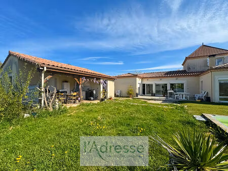 vente maison 5 pièces  160.00m²  caillac