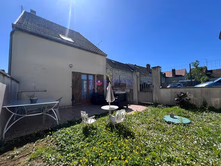 maison à vendre à thiers sur thève - 5 pièces  3 chambres