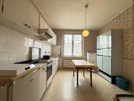 maison semi-individuelle a renover