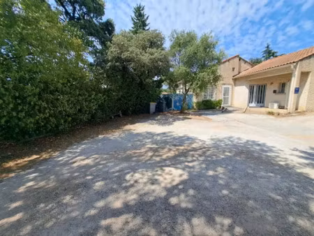 local commercial villeneuve les avignon 160 m2 - avenue pasteur