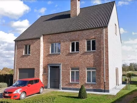 huis te koop in outrijve met 3 slaapkamers