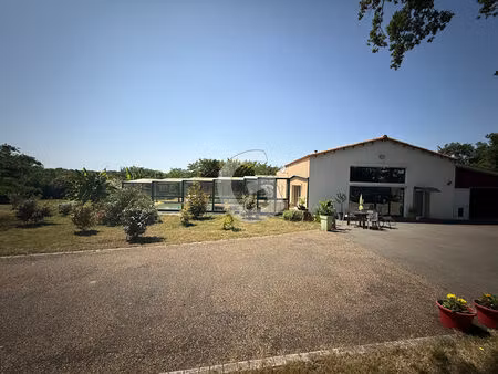 vente maison 8 pièces 202 m² le champ-saint-père (85540)
