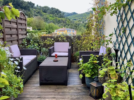 dernier étage  2 pièces traversant avec grande terrasse et