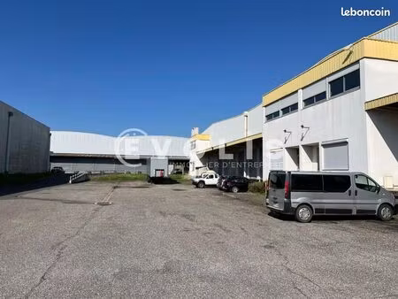 local industriel 4 680 m²