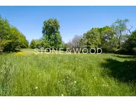 terrain d'environ 1 400 m2 pour un projet sur mesure