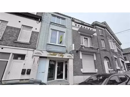 surfarce commerciale + logement indépendant