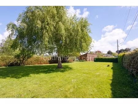 honfleur - terrain constructible 702 m² avec garage existant – libre de constructeur