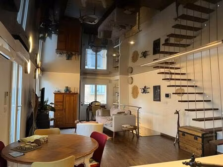 charmante maison vigneronne entiérement rénovée sur pomerols élevée sur 2 étages avec gara