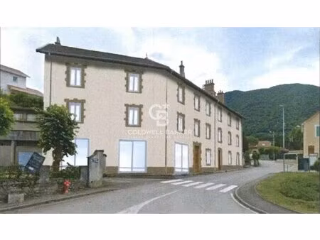 studio avec terrasse – opportunité rare à saint-georges-de-commiers