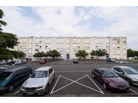 location appartement 3 pièces 76 m² à buzançais (36500)