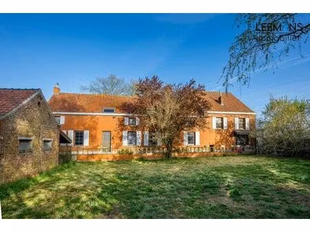 ferme sur terrain de plus de 3ha  dans un cadre idyllique.