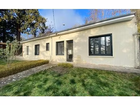 location maison  m² t-2 à laon  585 €