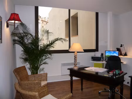vente bureau 49 m² toulon (83000)