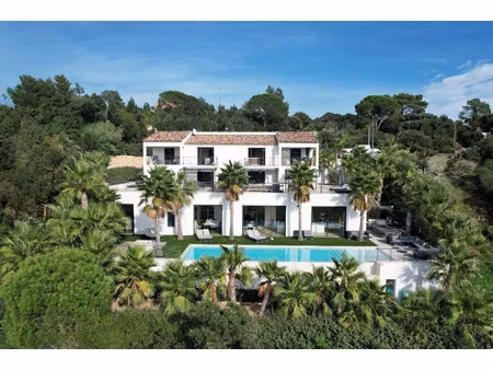 vente maison 18 pièces 580 m² roquebrune-sur-argens (83380)