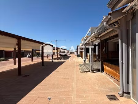 emplacement privilégié sur les allées ortal