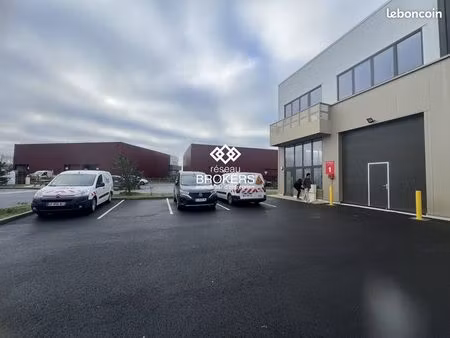 local 342 m² saint-pierre-du-perray