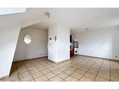 location appartement  m² t-2 à culmont  340 €