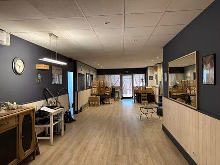 location local commercial 1 pièce  100.00m²  rochefort