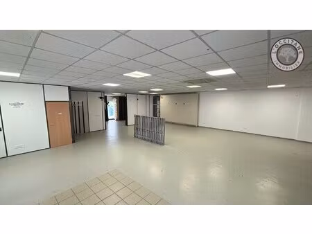 location local commercial l isle jourdain 32600