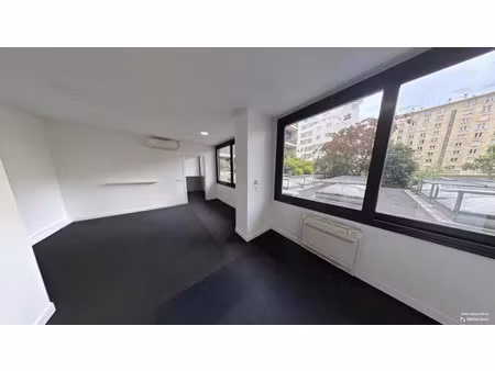 métro pont de sèvres bureau 70 m2 en rez-de-jardin  prêt à