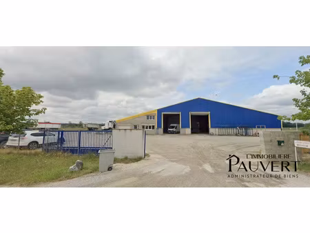 immense entrepot idealement situe   proche a66 acces facile