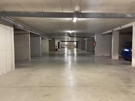 vente garage 14 m² aix-en-provence (13090)