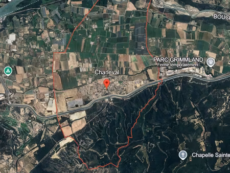 maison t8 charleval à vendre