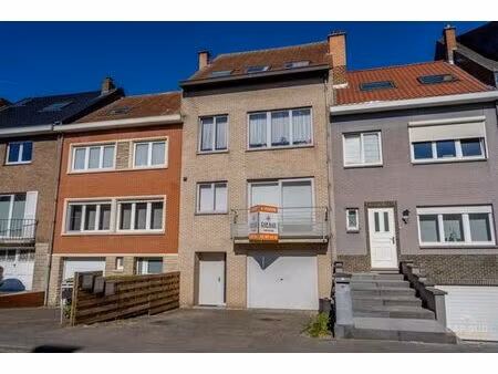 waterloo/ immeuble de rapport / idéalement situé!