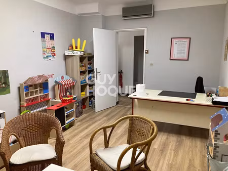 location locaux professionnels 3 pièces 70 m² à tarascon (13150)  720 €