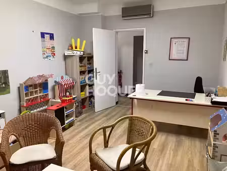 location locaux professionnels 3 pièces 70 m² à tarascon (13150)  770 €