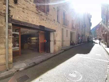 local commercial exceptionnel au coeur des remparts