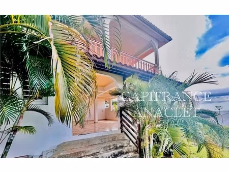 location appartement à louer 3 pièces avec vue mer  terrasse et parking la trinite (972)