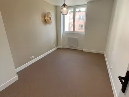 location bureau brest 60 m²