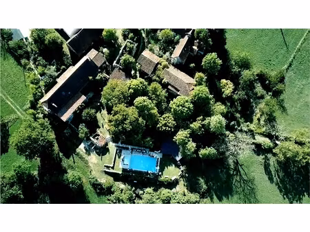 ancien manoir viticole du 14éme siècle