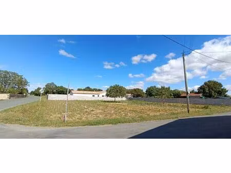 vente terrain 1300 m² saint-saturnin-du-bois (17700)