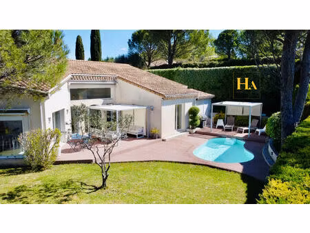 villa 5 chambres 170 m2 avec jardin et piscine à l'est de montélimar