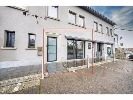 surface commerciale et atelier  en plein centre de libramont