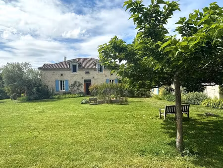 vente ferme 8 pièces 365 m² à lectoure (32700)  656 000 €