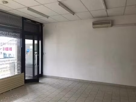 location bureau saint benoit 50 m²