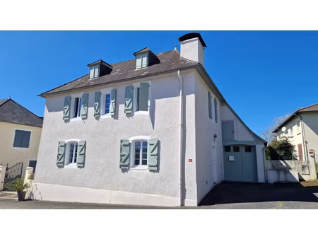 maison de 1900 avec dépendances à rénover