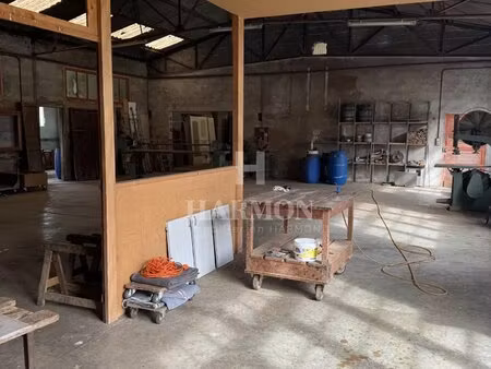 harmon a vendre – hangar avec jardin et potentiel d’aménagement – proche mauléon