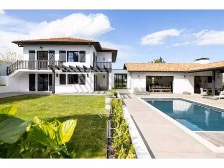 maison de luxe de 380 m2 en location anglet  nouvelle-aquitaine